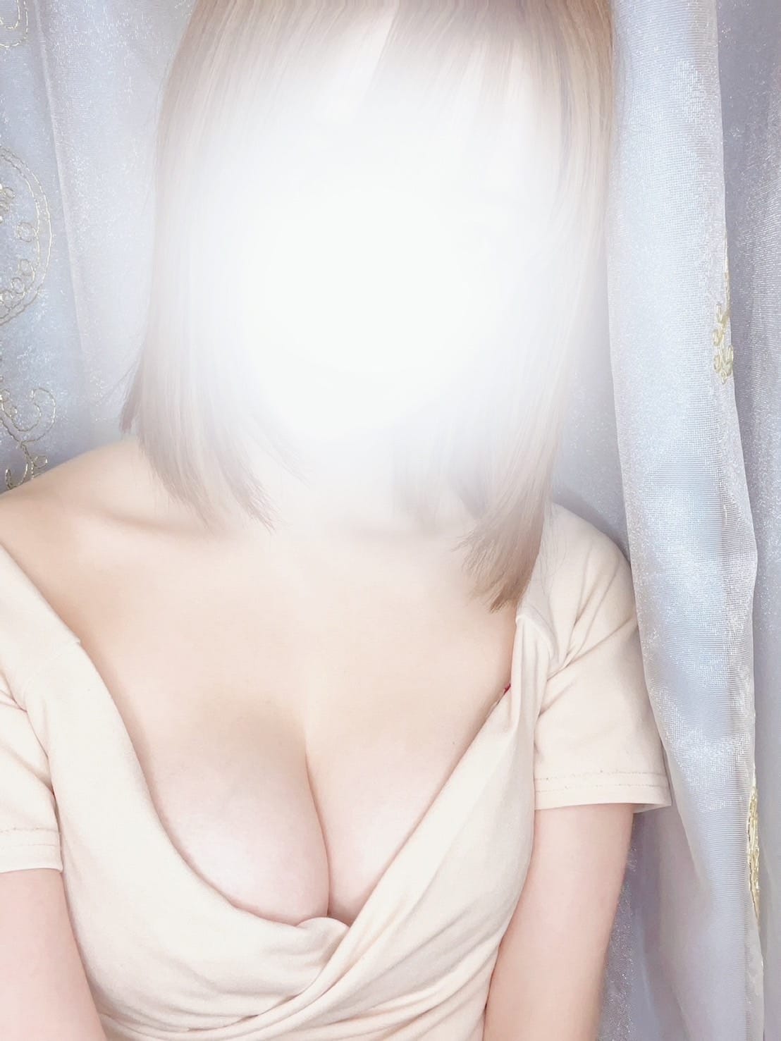 Velina (ヴェリナ) あや