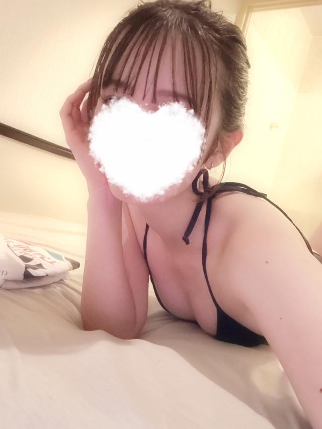 C-CLOVE (シークラブ) にいな