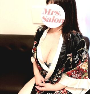 MrsSalon (ミセスサロン) 水瀬