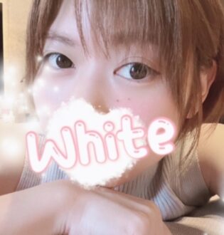 ホワイト ユイノ