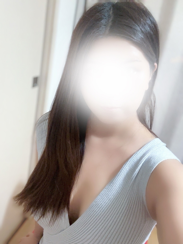 shiny (シャイニー) 奈菜